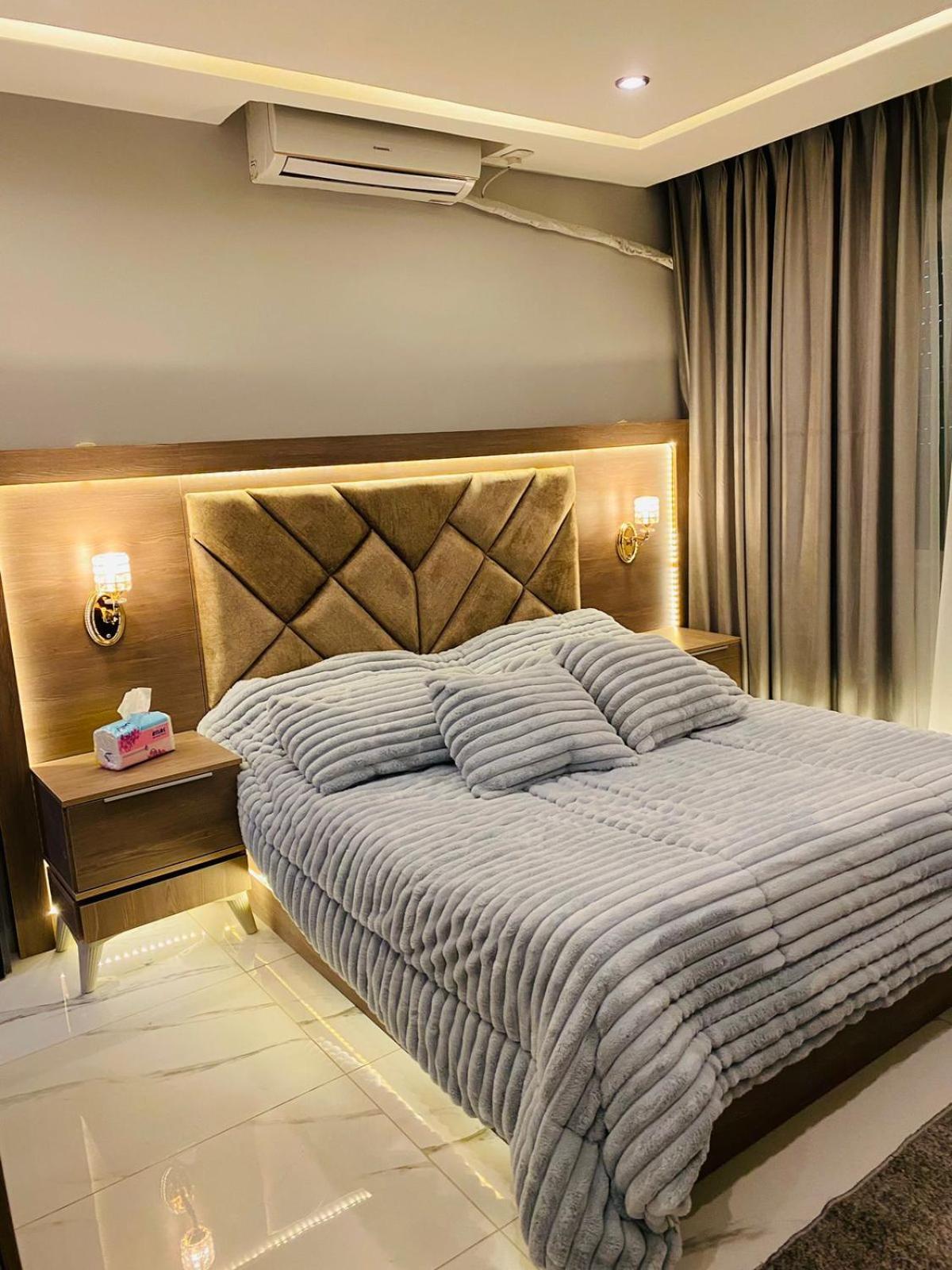 ザルカAl Seoudi Furnished Unitsアパートメント 部屋 写真